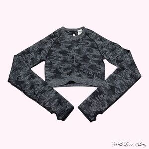 EUC Gymshark camo seamless long sleeve crop top!